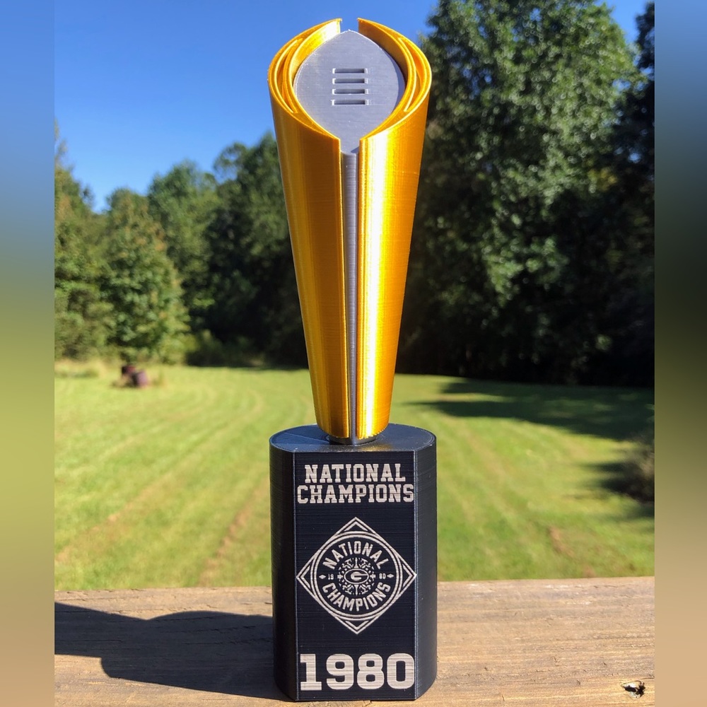 10 inch Georgia Bulldog 1980 National Champions collectors trophy